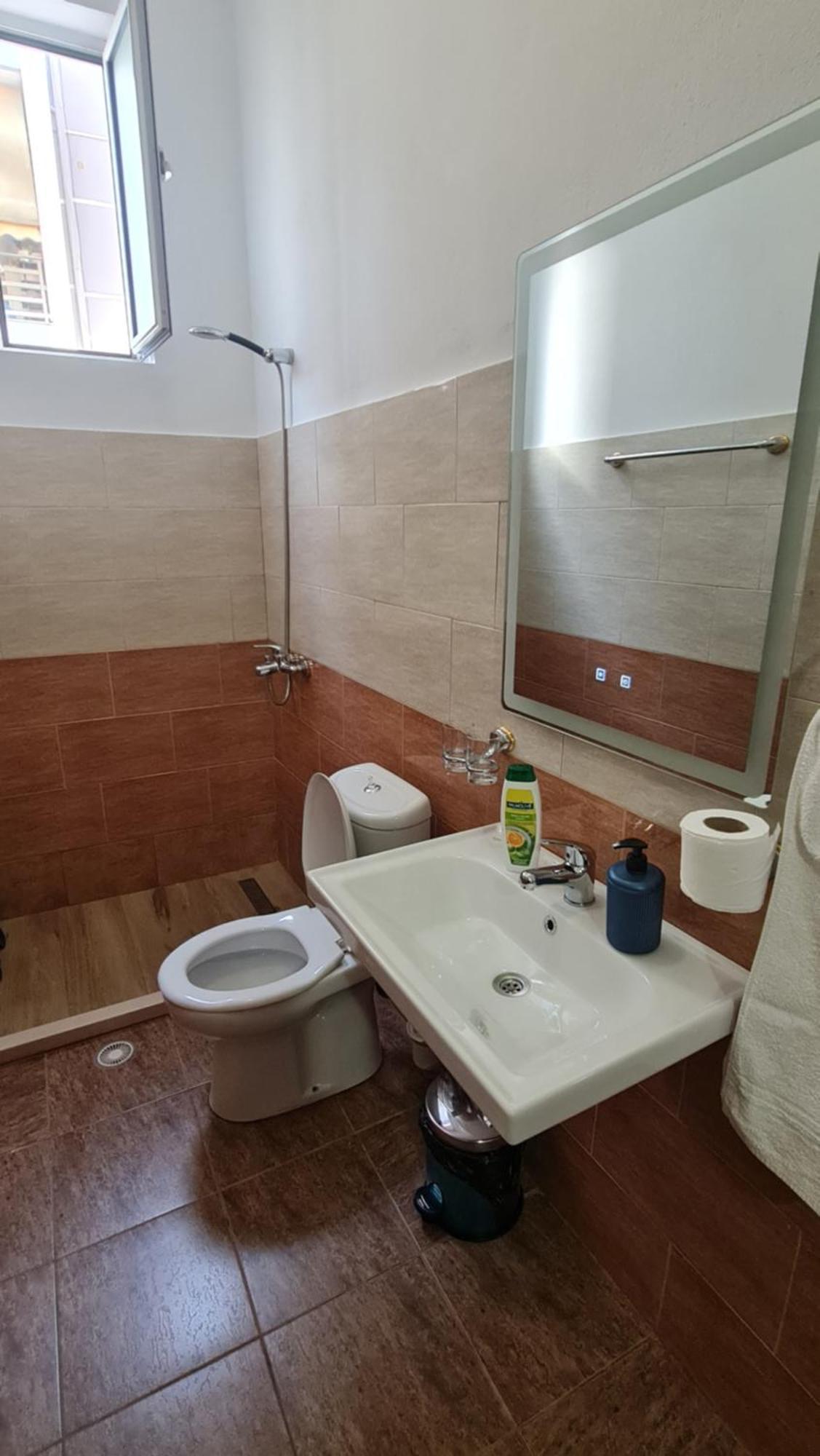 Hotel Brace Gjirokastër 外观 照片