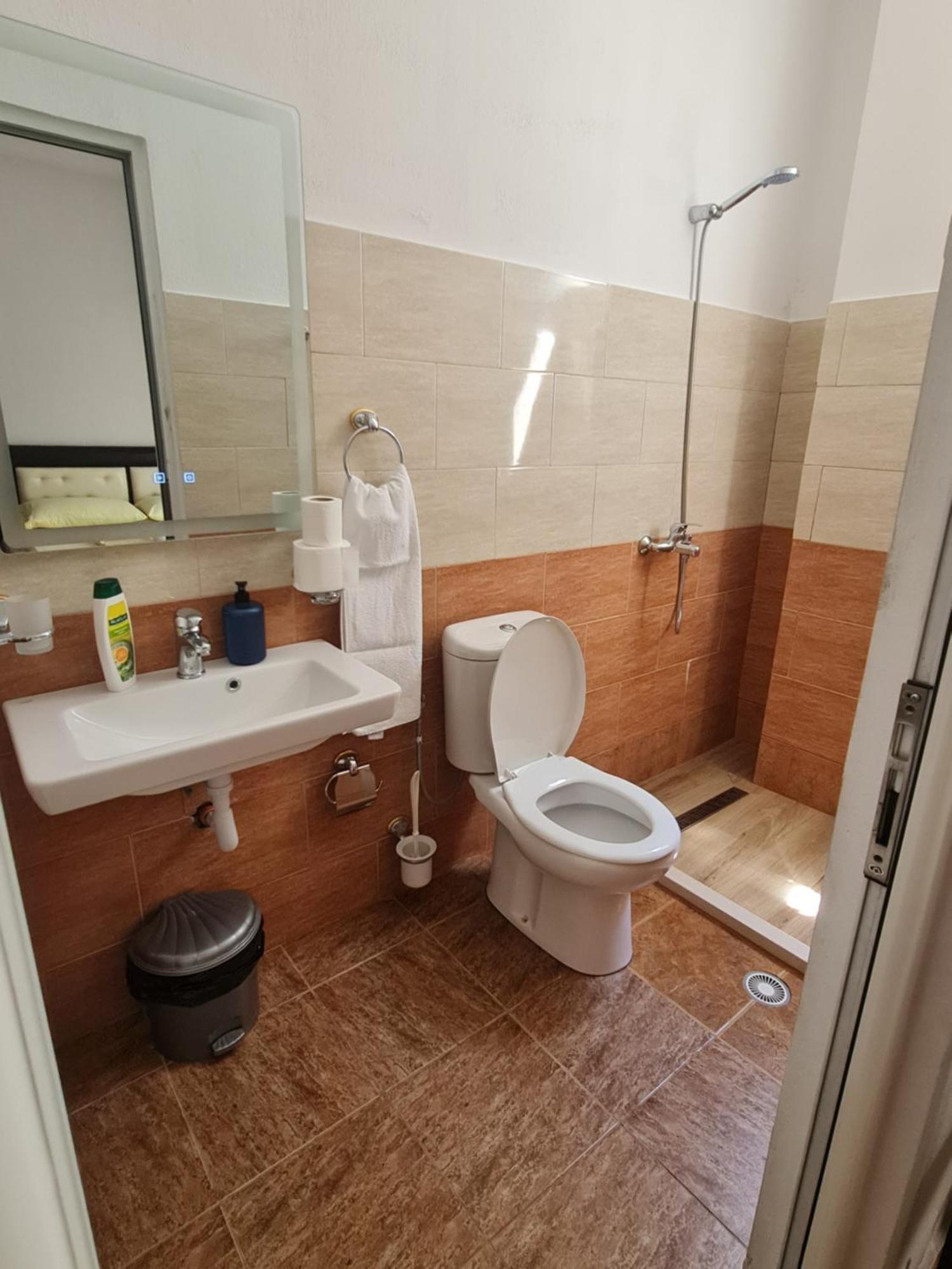 Hotel Brace Gjirokastër 外观 照片